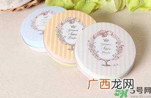 club出浴素颜晚安粉饼真假辨别图 club晚安粉真假对比