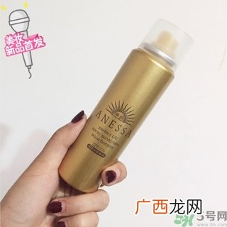 安耐晒喷雾和乳液哪个好？安耐晒喷雾和乳液区别