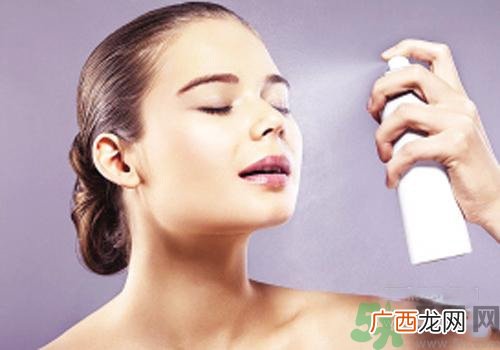 保湿喷雾可以当爽肤水吗？保湿喷雾和爽肤水有什么区别？