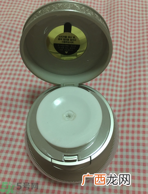 whoo后美白膏小样真假对比图 后美水分白膏小样真假辨别
