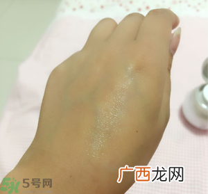 whoo后美白膏小样真假对比图 后美水分白膏小样真假辨别