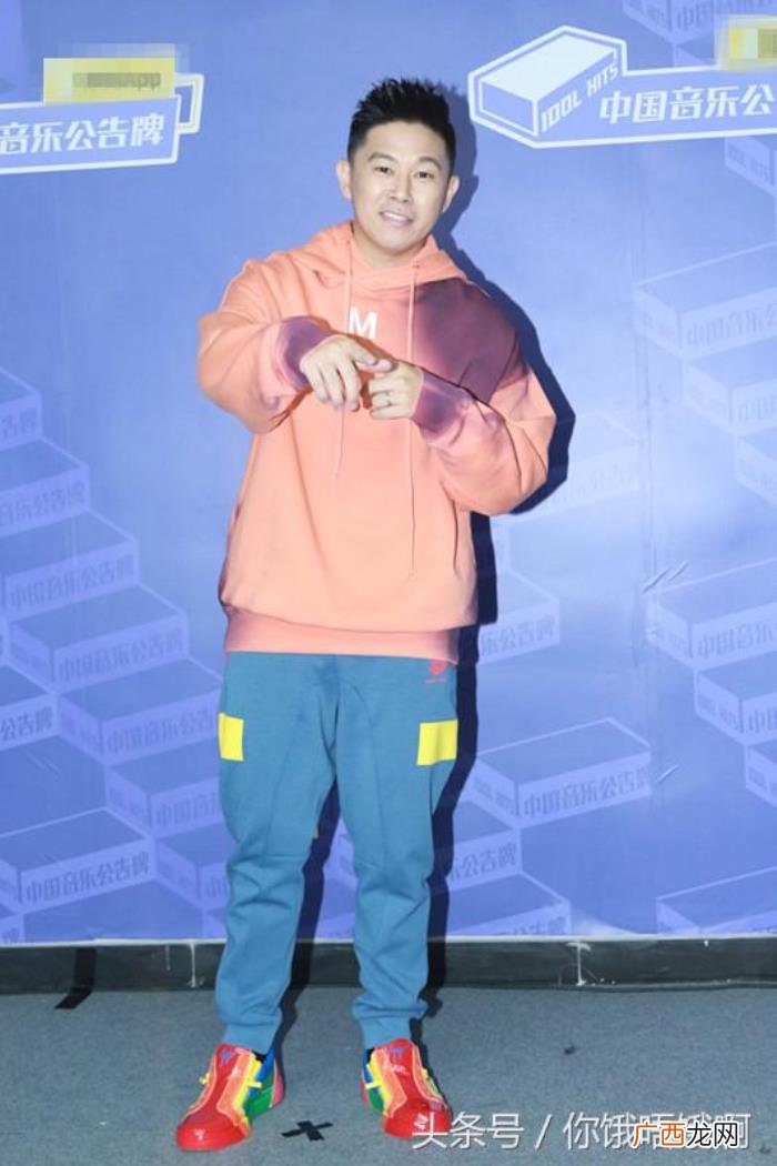张艺兴小吗，27岁的张艺兴看起来比18岁的陈立农还要小鲜肉