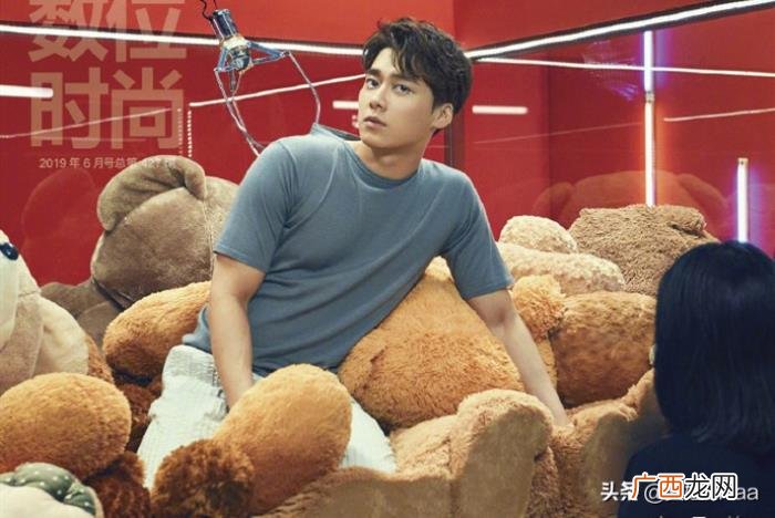李易峰邓伦，32岁李易峰和27岁邓伦难得同框比帅