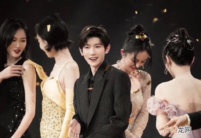 杨紫和王源，王源唐嫣倪妮杨幂杨紫神仙同框引热议