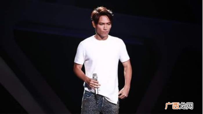 杨宗纬跨年，周笔畅、杨宗纬、丁当加盟东方卫视跨年盛典