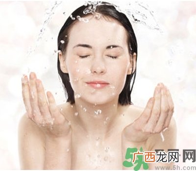混合性皮肤用什么洗面奶?混合性皮肤怎么护理?