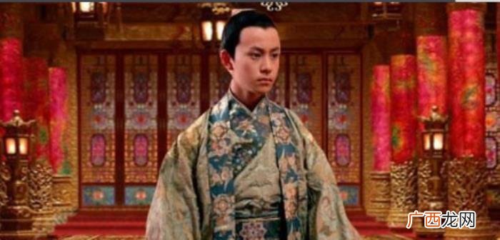 杨紫前男友，杨紫前男友被疑劈腿分手后恋上姐姐型