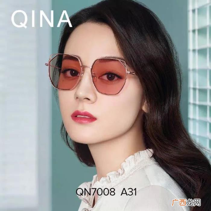 眼镜代言人，QINA亓那眼镜新品牌代言人--迪丽热巴