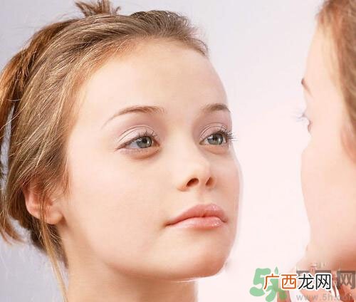 午睡要卸妆吗？午睡要不要卸妆？