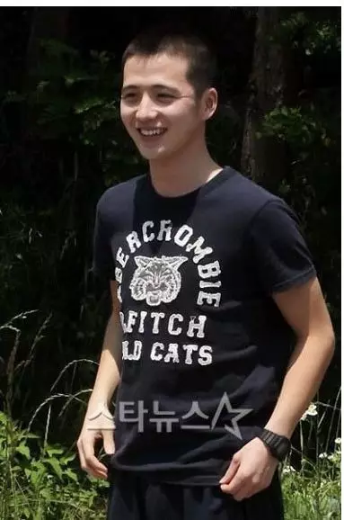短发男寸头，也不挑身形和脸型的男士短发板寸发型
