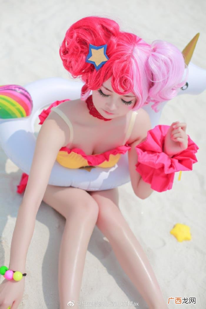 小乔可爱吗,cosplaycos小乔缤纷独角兽可爱卖萌独此一家