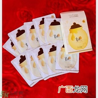 春雨黑面膜能天天用吗？春雨黑蜂蜜面膜掉色精华液是黑色吗？