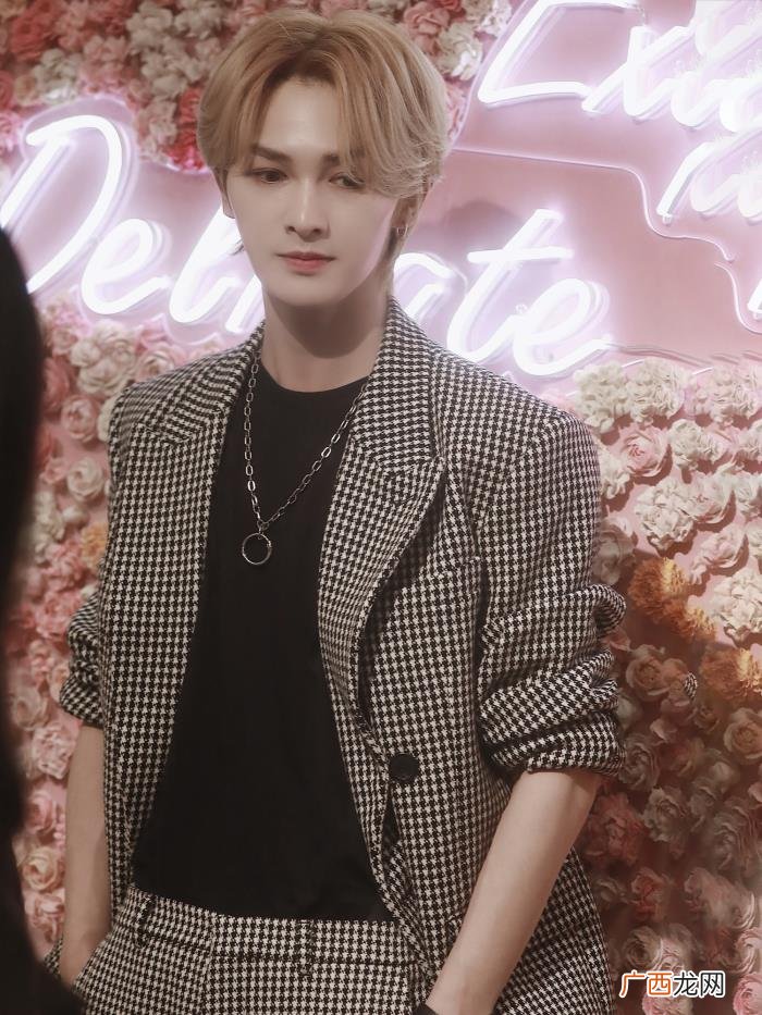 杨洋朱正廷，183cm朱正廷和180cm杨洋