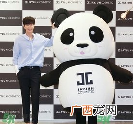 Jayjun水光樱花面膜真假辨别图对比
