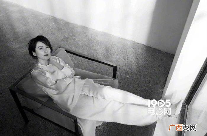 俞飞鸿妩媚，俞飞鸿登杂志封面多个造型尽显妩媚