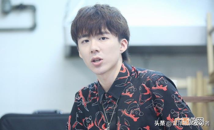 刘宇宁热搜，刘宇宁采摘国家二级保护植物上热搜