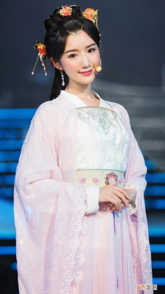 毛晓彤体重，163cm的毛晓彤体重就要跌破80斤