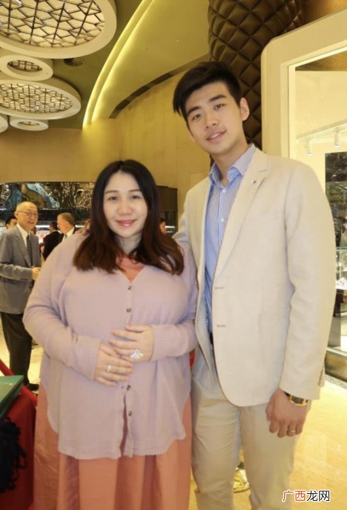 何超盈婚礼,29岁何超盈婚礼改期至何鸿燊百岁之年举办