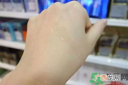 AHC神仙水效果怎么样？AHC神仙水怎么用？