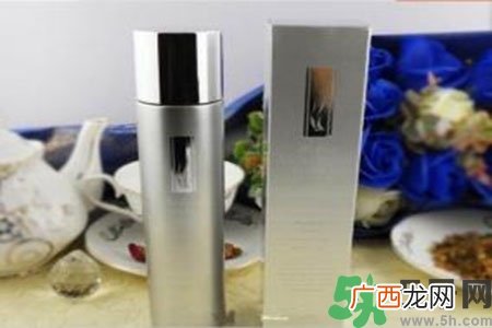AHC神仙水效果怎么样？AHC神仙水怎么用？