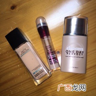 美宝莲梦幻奇迹控油透润持妆乳怎么样？好用吗？