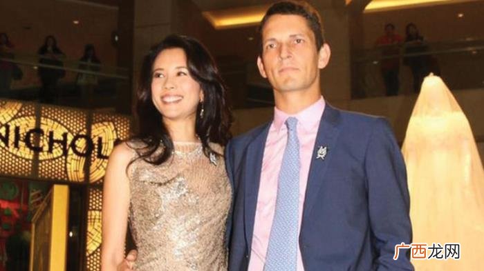 莫文蔚老公,520莫文蔚和外籍老公乘游艇出游