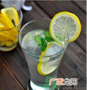 女生可以喝什么茶排毒养颜？女生喝什么茶可以美容？