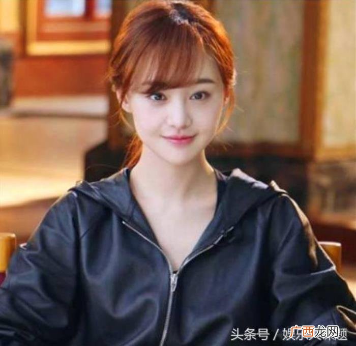 郑爽白敬亭，白敬亭首次公开郑爽是自己喜欢的类型