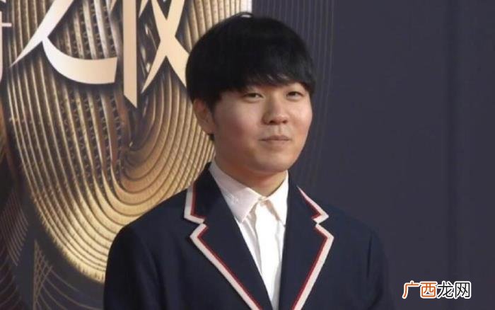 林俊杰偶像，Rookie发布与偶像林俊杰合照