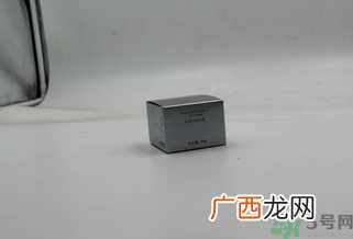海钰珍珠海藻眼霜好用吗?海钰珍珠海藻眼霜适合什么年龄的人用?