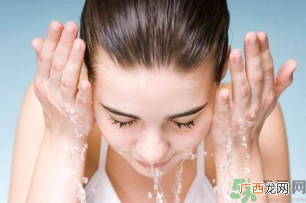 海钰珍珠海藻柔肤水怎么样？海钰珍珠海藻柔肤水好用吗？