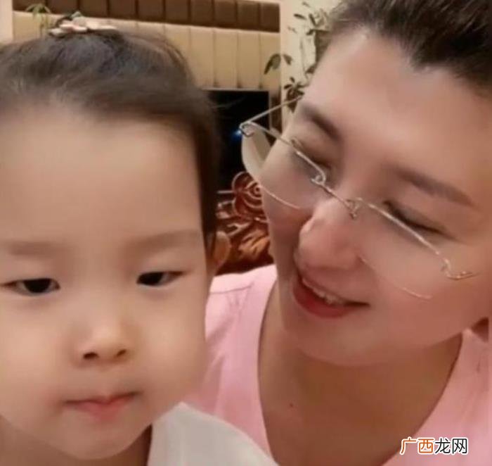 闫学晶唐嫣，闫学晶罗晋在同一剧组竟不知唐嫣产女