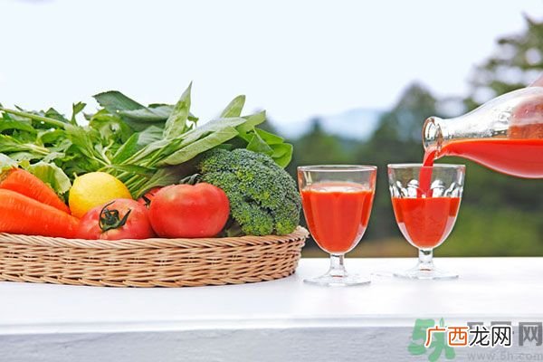 蔬菜汁可以使皮肤变白吗？蔬菜汁加热能当护肤水用吗？