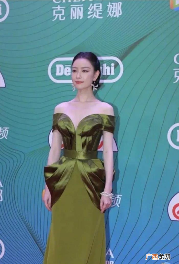 谭松韵颁奖，倪妮、关晓彤、谭松韵一众美女出席颁奖典礼