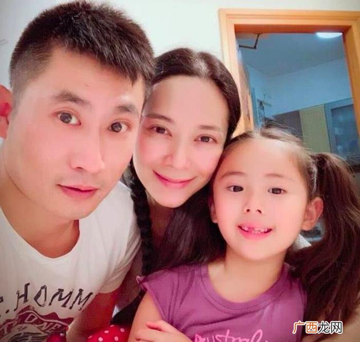 郭羡妮老公，47岁郭羡妮与丈夫分居一年多终团圆