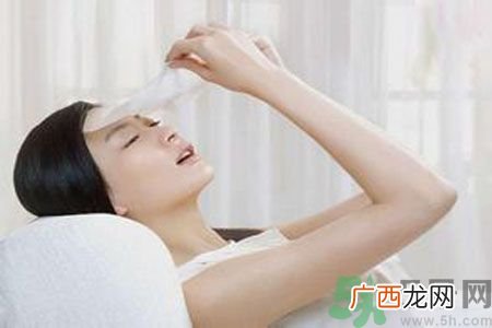 皮肤出油怎么办？皮肤出油用什么面膜？