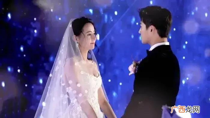 杨洋结婚照，迪丽热巴杨洋举办浪漫婚礼显露好身材