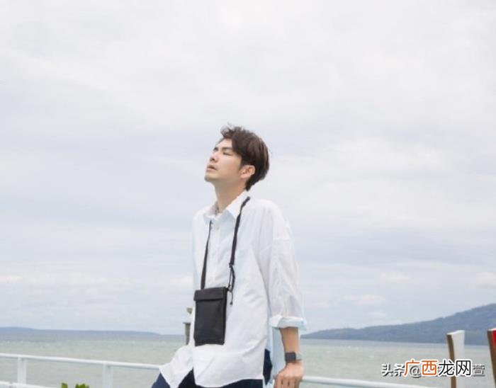 钟汉良衬衫,46岁钟汉良穿白衬衫清爽帅气如鲜肉