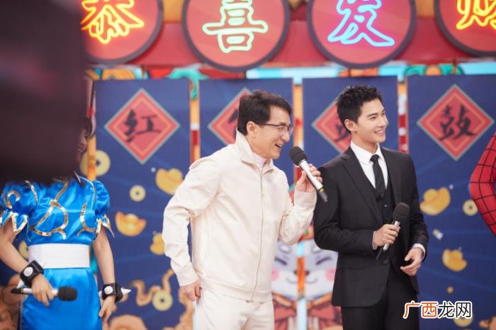 杨洋资讯站，杨洋资讯站带着快本羊九宫格帅照走来了