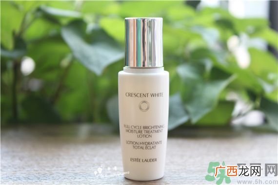 雅诗兰黛晶透沁白淡斑乳液适合什么肤质？