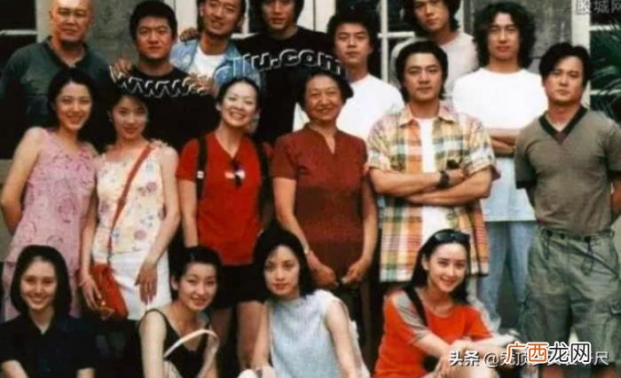 秦海璐梅婷，章子怡稳坐C位秦海璐梅婷笑容明媚