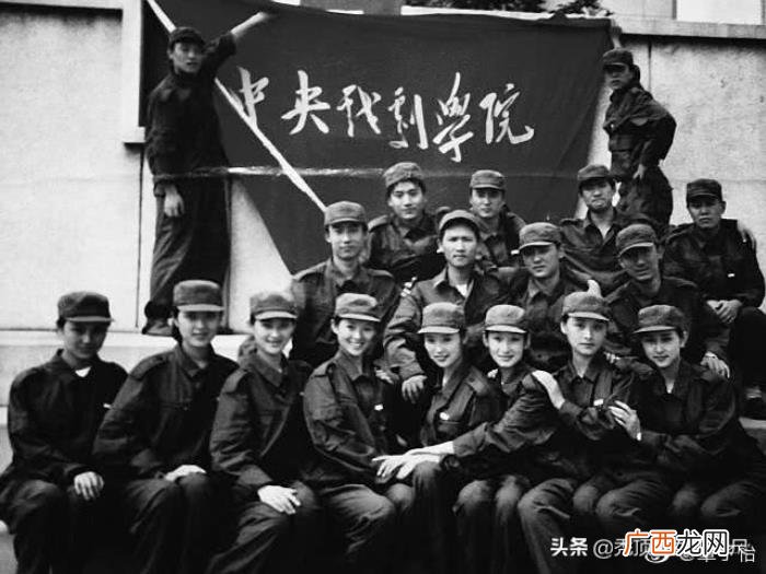 秦海璐梅婷，章子怡稳坐C位秦海璐梅婷笑容明媚