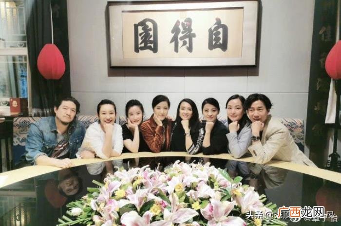 秦海璐梅婷，章子怡稳坐C位秦海璐梅婷笑容明媚