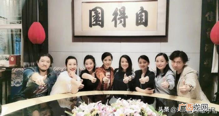 秦海璐梅婷，章子怡稳坐C位秦海璐梅婷笑容明媚