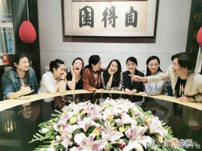 秦海璐梅婷，章子怡稳坐C位秦海璐梅婷笑容明媚
