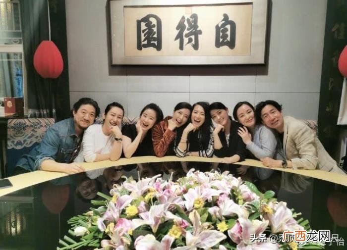 秦海璐梅婷，章子怡稳坐C位秦海璐梅婷笑容明媚