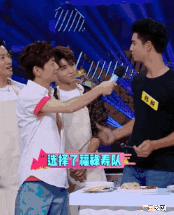 王俊凯掉鞋,王俊凯赢得了比赛激动到鞋子都掉了