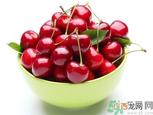 吃新鲜水果能抗皱吗？防皱纹要吃什么？