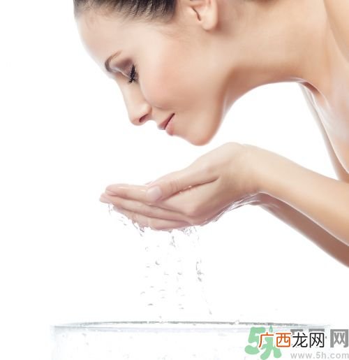 平时不保养 也能有干燥无缘的水嫩肌肤