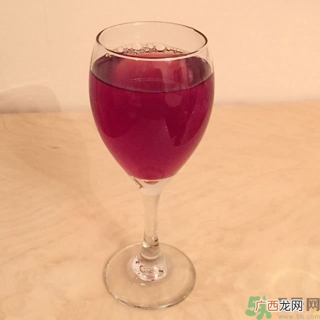 发现变美的方式?使用优格中的乳清美容法